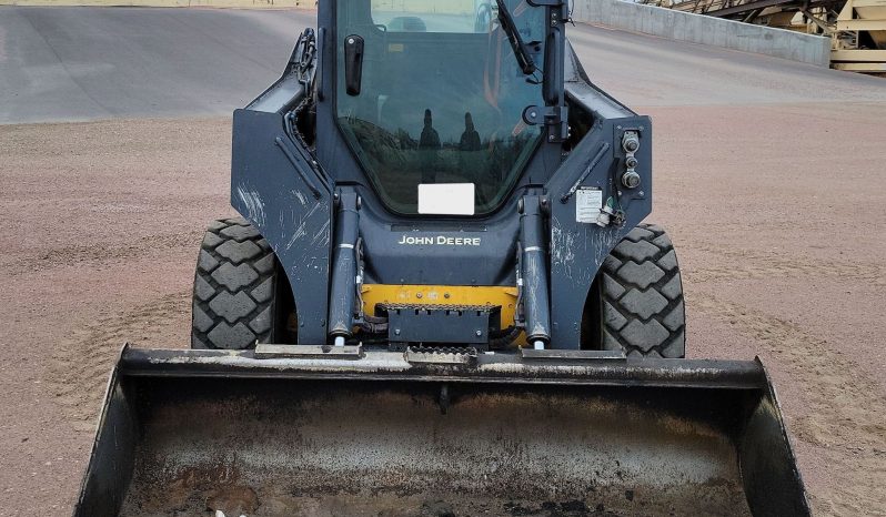 
								2021 John Deere 324G full									