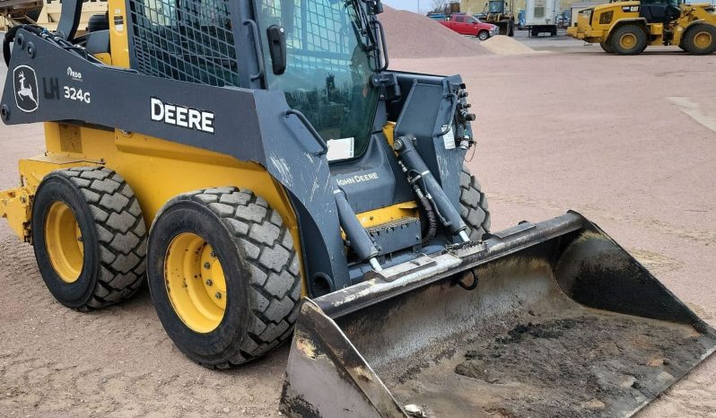 
								2021 John Deere 324G full									