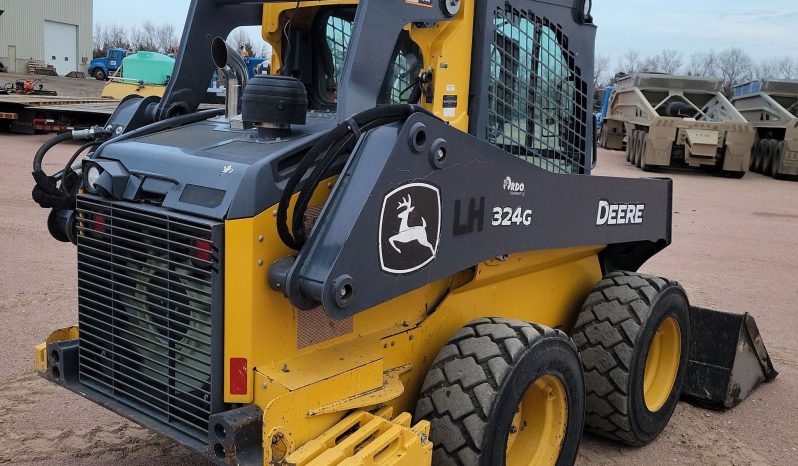 
								2021 John Deere 324G full									