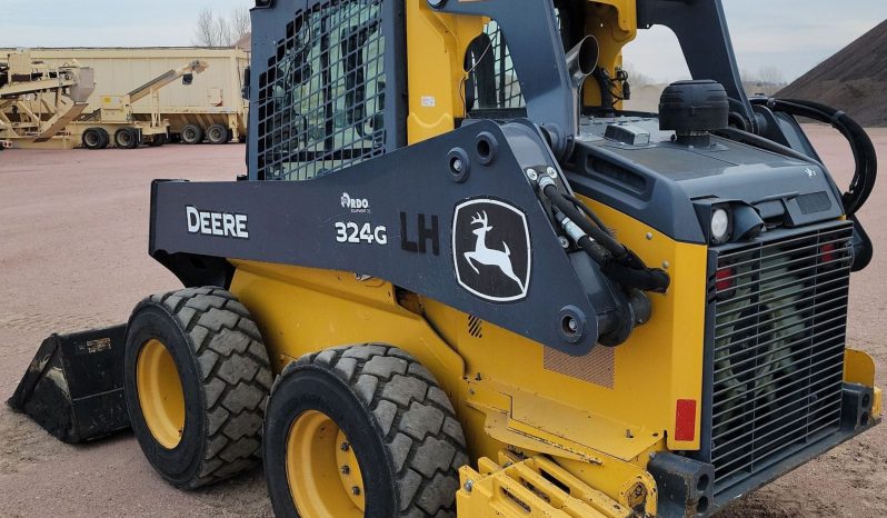 
								2021 John Deere 324G full									