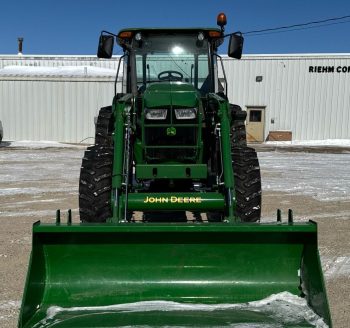 2013 John Deere 6140D MFWD